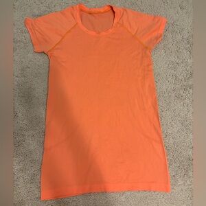 Lululemon Swiftly Tech Short Sleeve 2.0 in Orange Soda